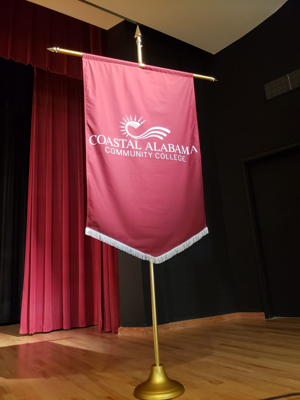 Gonfalons / Graduation & Custom Event Banners